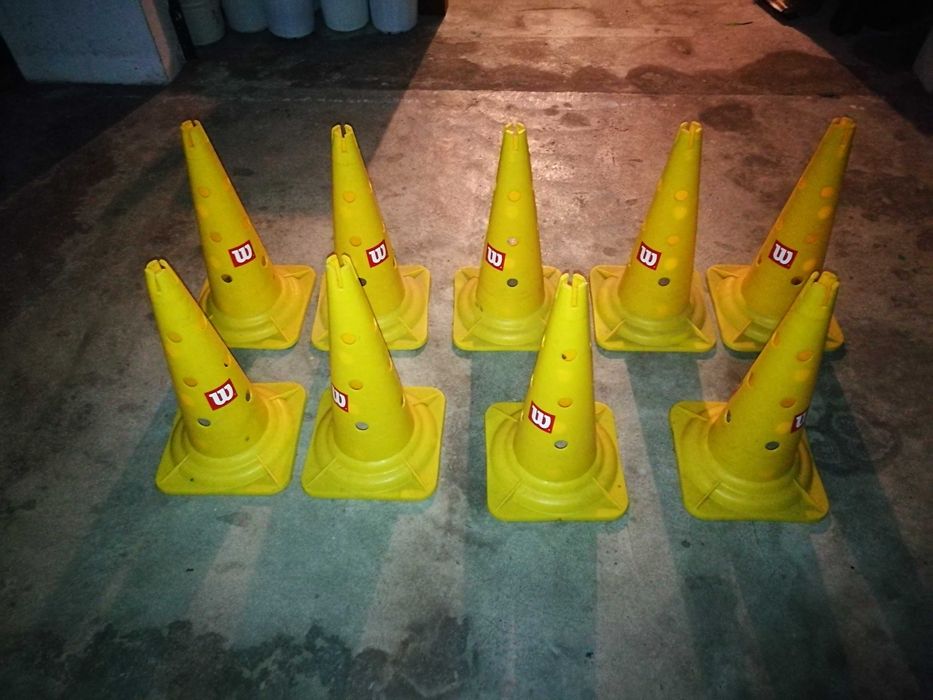 9 Cones (pinos) da WILSON para desporto