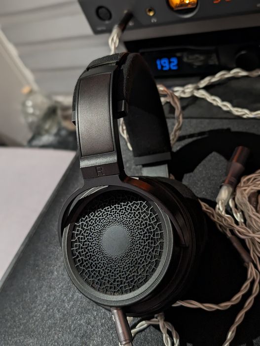 HarmonicDyne Zeus Elite + 2 топових кабелі