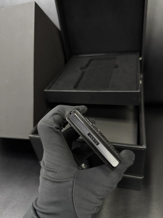Vertu Ironflip Carbon Texture Series Taffeta