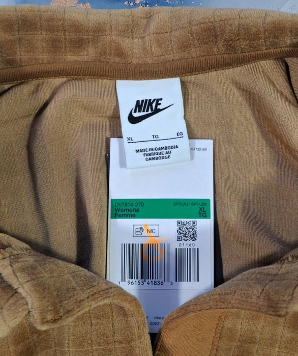 Велюровая кофта Nike Velour Polo женская свитшот Swoosh Essential