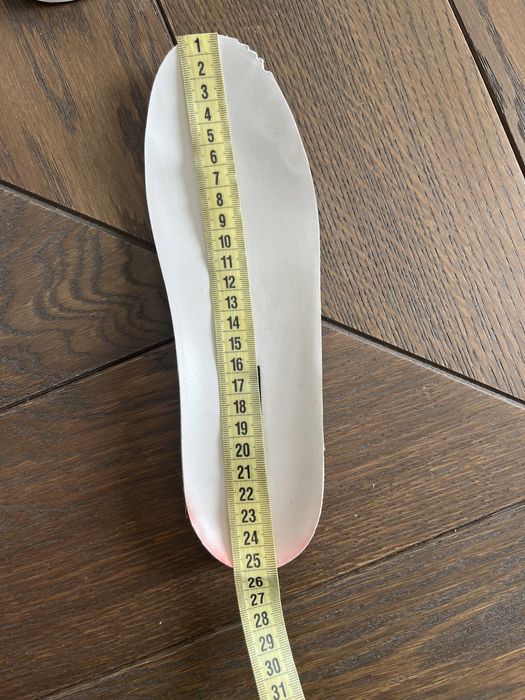 Взуття жіноче