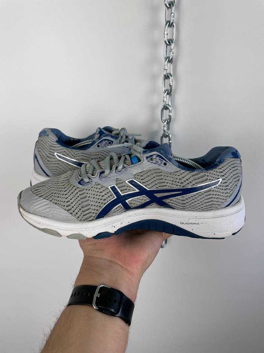 Жіночі спортивні кросівки asics gt-1000 8