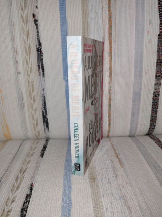 A Ilusão de Merit | Colleen Hoover (Portes grátis)