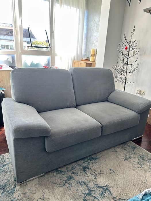 Sofá 2 lugares cinzento