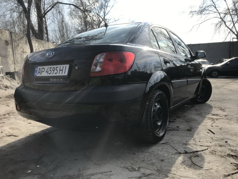 Продам Kia Rio седан 1.4 газ/бензин