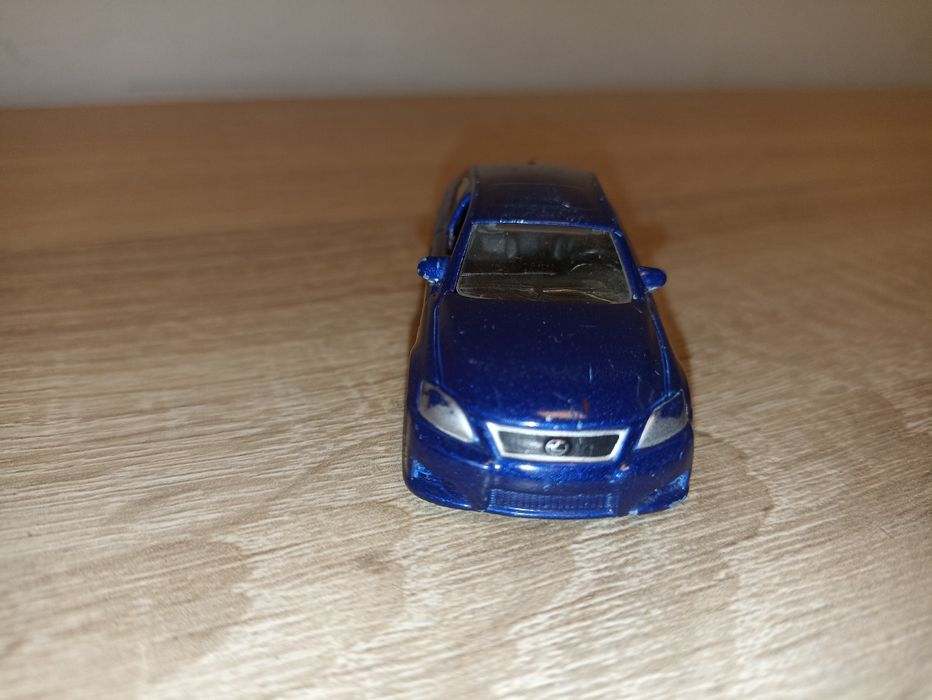 Model samochodu osobowego Lexus od bburago