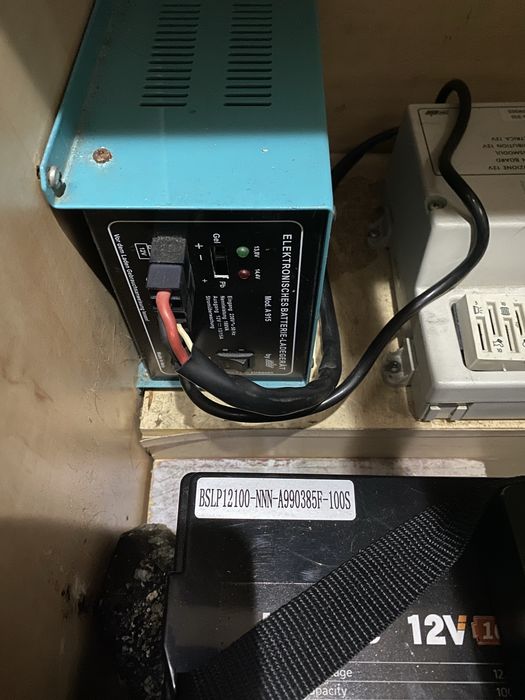 Carregador de bateria autocaravana cbe a-915