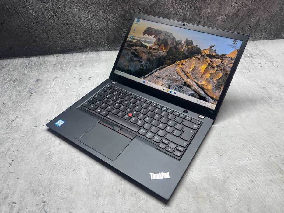 Thinkpad T480s / i5 8250u 3.4GHz / 16GB DDR4 / 256 SSD / 14 FHD / W11