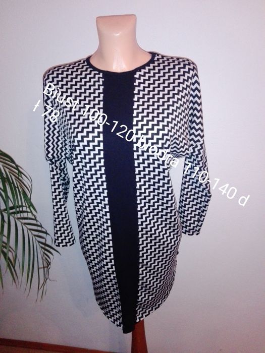 Sukienka tunika czarno- biała