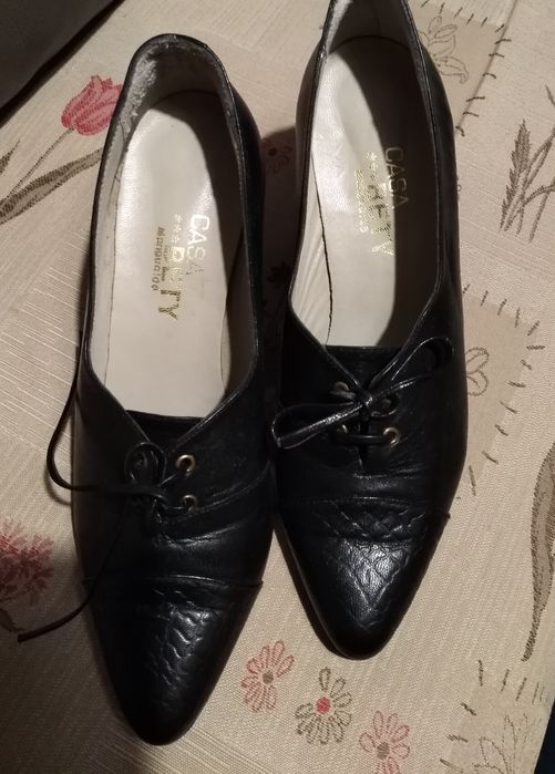 Sapatos em pele, como novos