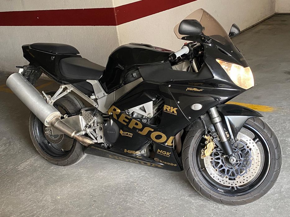 Vendo Moto Esportiva Top de Linha