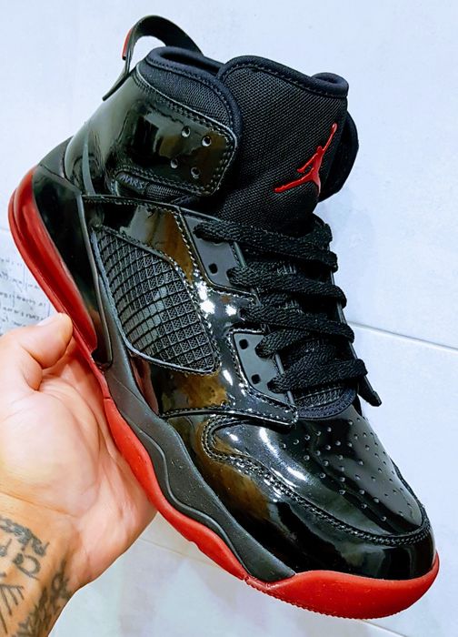 Кроссовки jordan mars 270