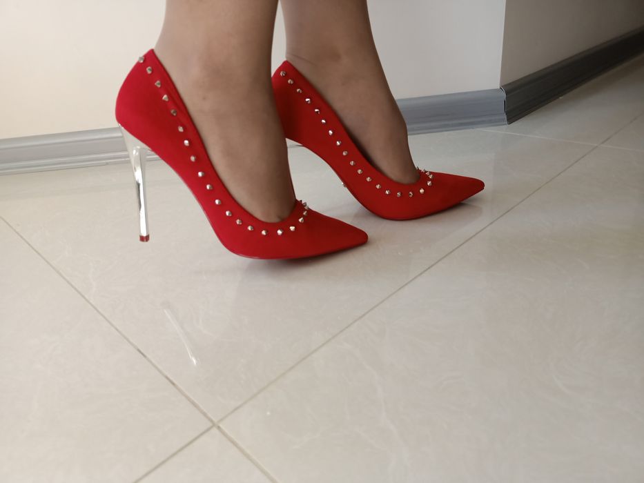 Czerwone buty damskie