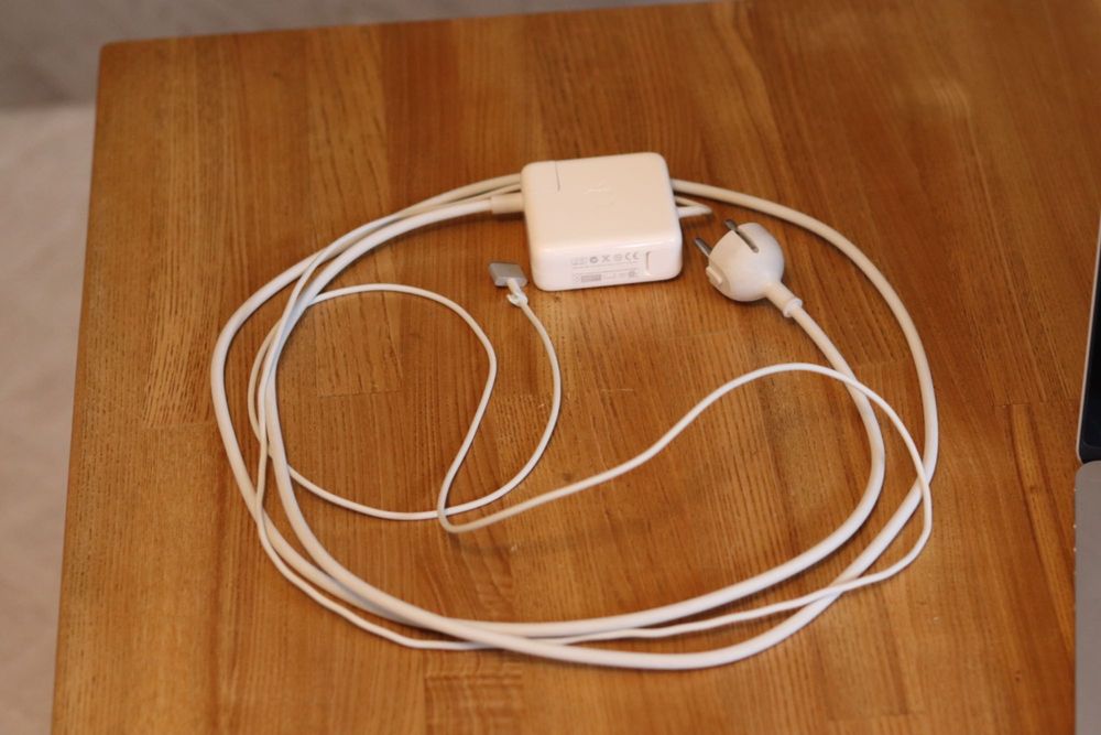 MacBook Pro (Retina, 13-inch, Early 2013) z Windows 11/macOS Catalina