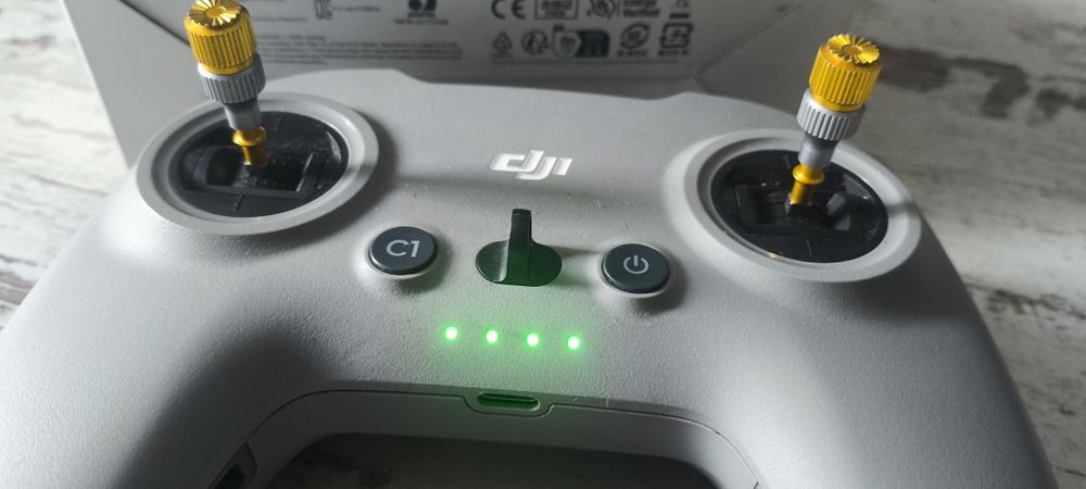 Kontroler lotu dji