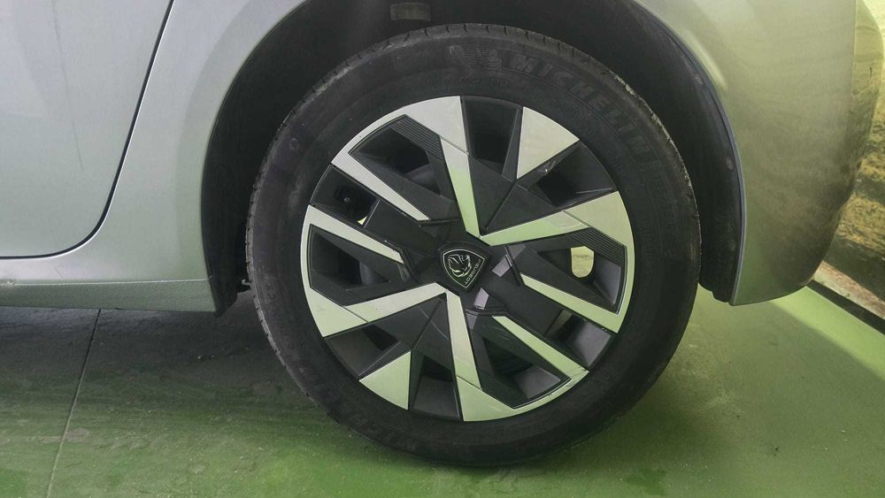 Peugeot 208  Active -  Salvado