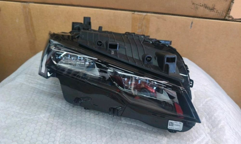 Peugeot 408 Peugeot 308 Reflektor - reflektory przednie matrix komplet Peugeot 408 / 308