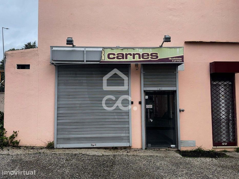 Loja à venda em São Sebastião em Guerreiros, Loures