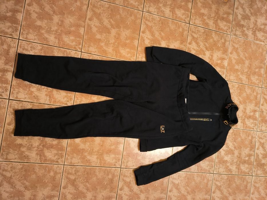 Костюм спортивний жіночий ARMANI сток EA7 Exchange чорний
ARMANI EA7