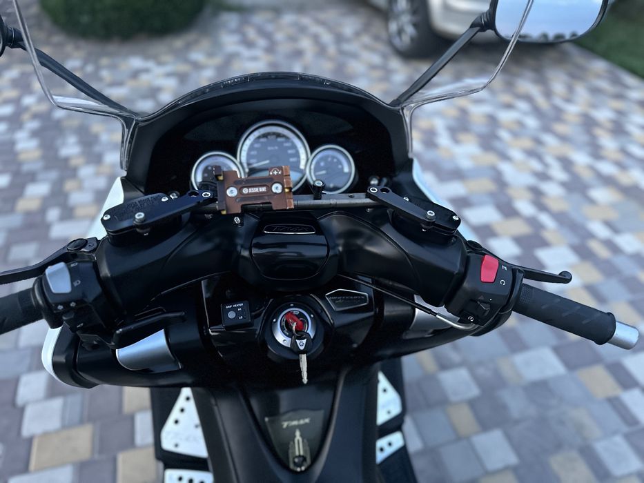 Yamaha T-MAX ювілейна версія.