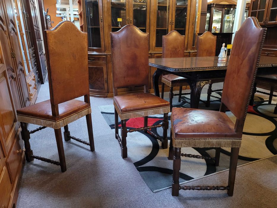 Cadeiras de sala antigas em madeira e couro - Bom estado geral - Valo