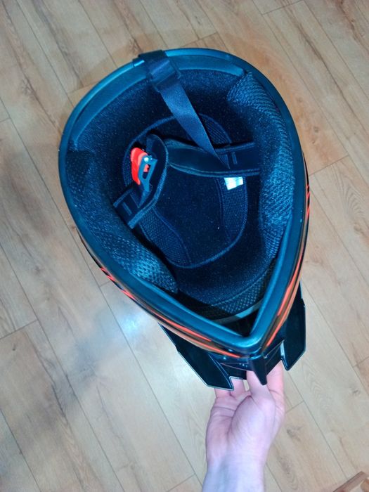 Kask do Crossa / hulajnogi – czerwony, NIEUŻYWANY!
