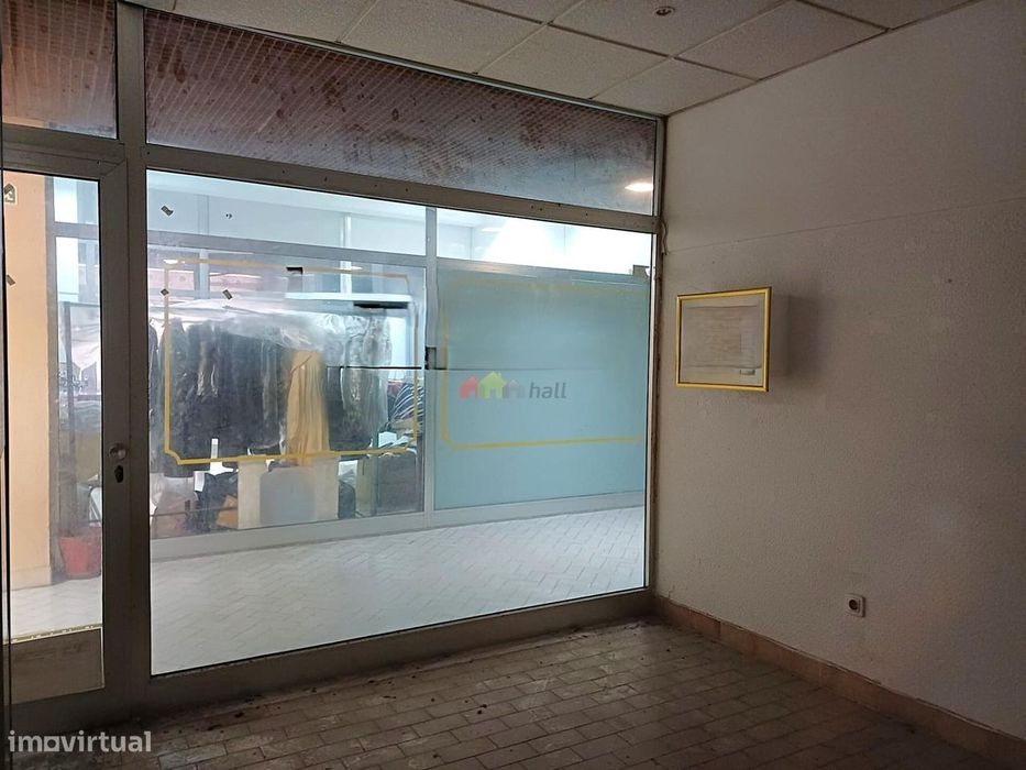 Loja com 12,40 m2 em Centro Comercial no Alto do Seixalinho