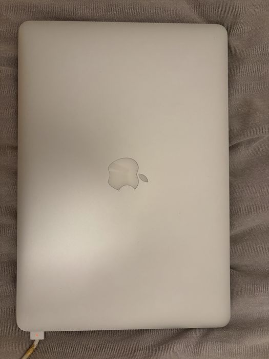 Macbook Pro 15” i7 16GB 250GB
