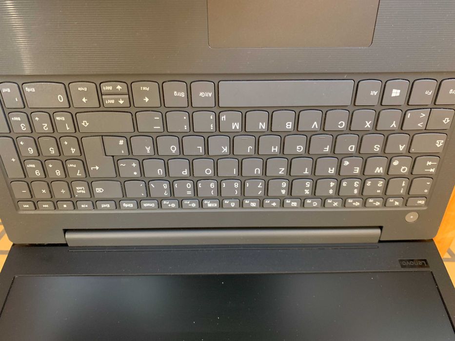 Lenovo V130 i5-7200U 8GB 512GB SSD M2