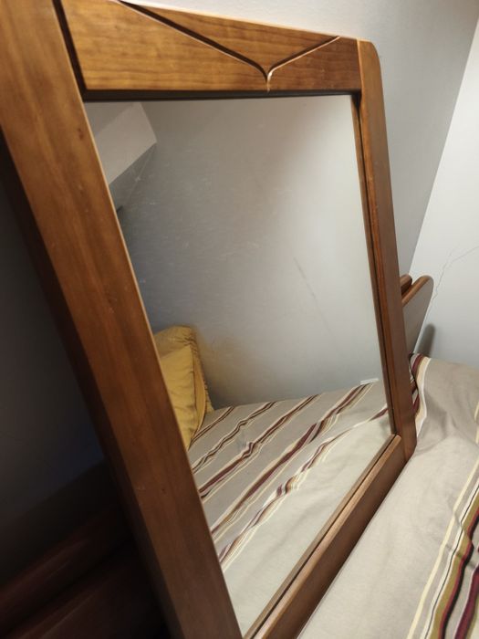 Conjunto de Quarto Casal - Cama, 2 Mesinhas e Espelho - Marca CERNE