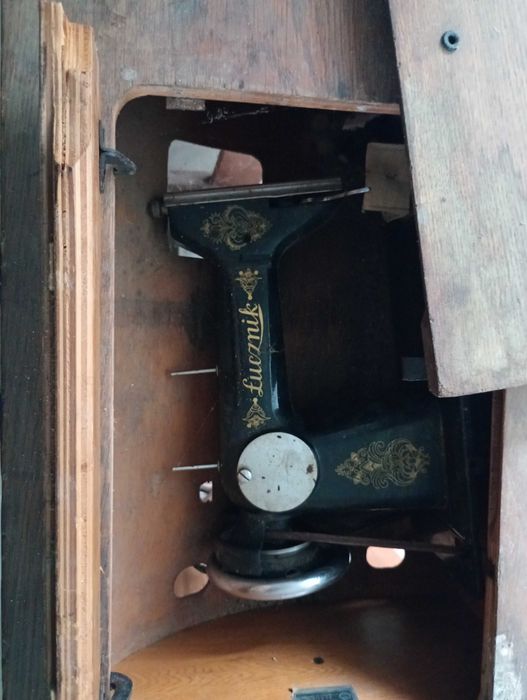 Maszyna do szycia Łucznik 82