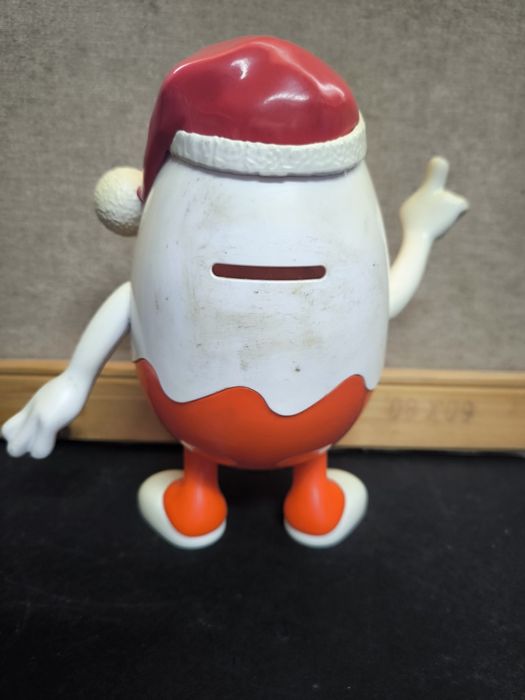 Boneco Ovo Kinder mealheiro