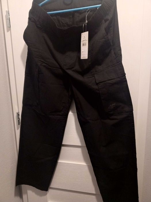 Spodnie męskie  bojówki 4F roz L