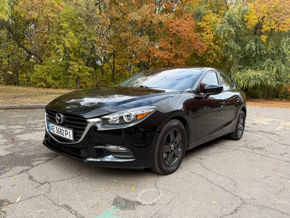 Mazda 3  2017 року
