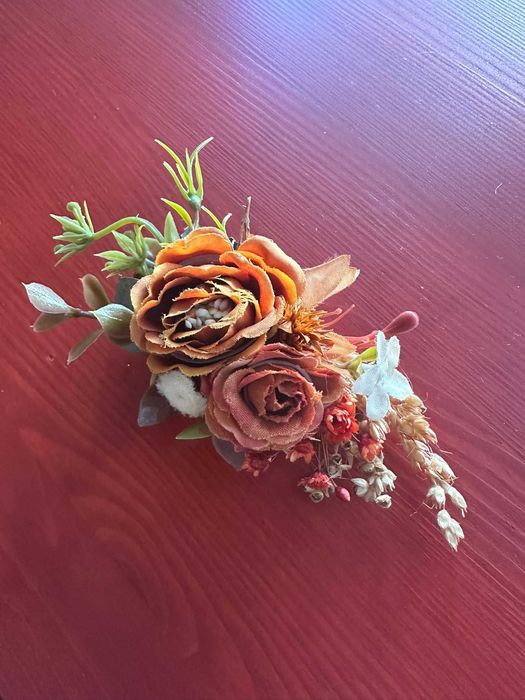 Acessórios de cabelo elegantes para noivas, madrinhas e damas de honor