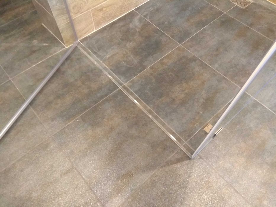 Поріжок—бортік для душових кабін — прозорий або чорний, 10х10 та 5х10