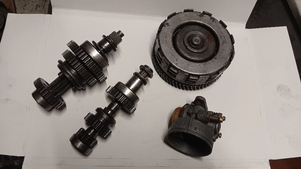 Czesci  silnika Chart 210.