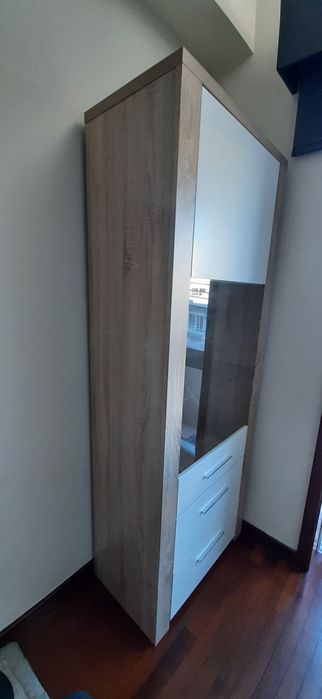 Móvel de sala (Vitrine)