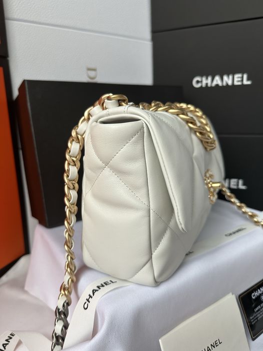 Torebka Chanel Flap Bag 19 White