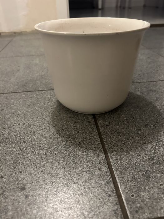 Donica duza biala ceramiczna 2 szt 22/17 cm wys i 15cm