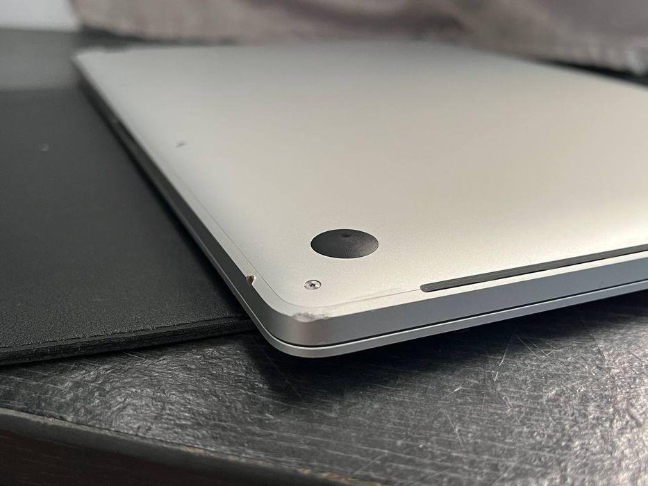 MacBook Pro 16"  i7, 32GB RAM, 512GB SSD dobry
