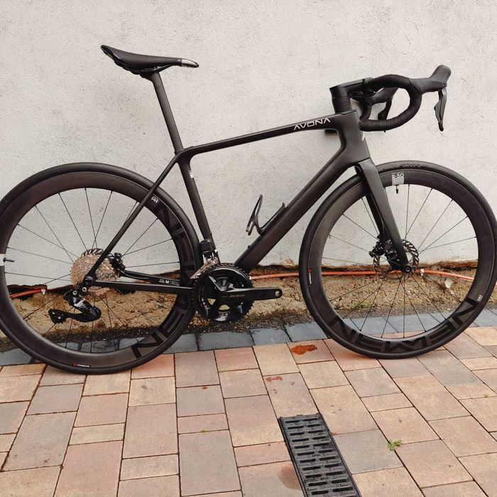 Rower szosowy AVONA Velum - jak nowy 105 di2, koła carbon, trek madone