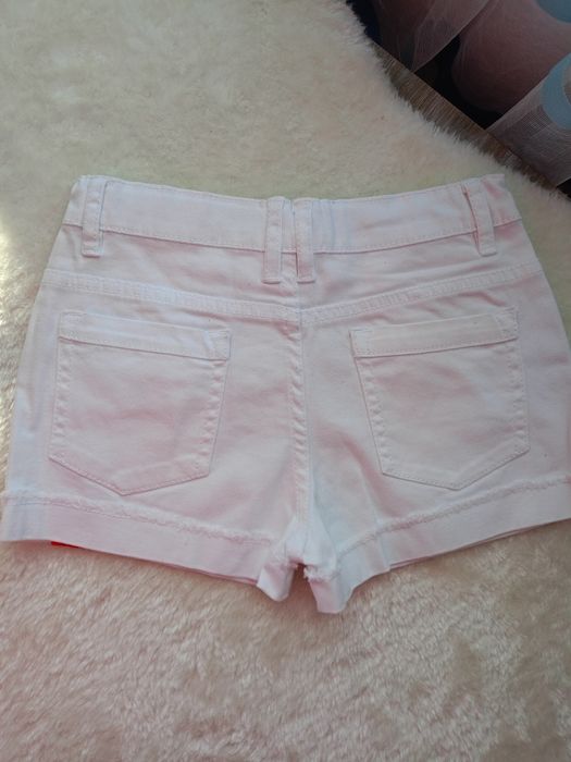 На дівчаток( 6/7 рочків )та( 4/5 )Нові!