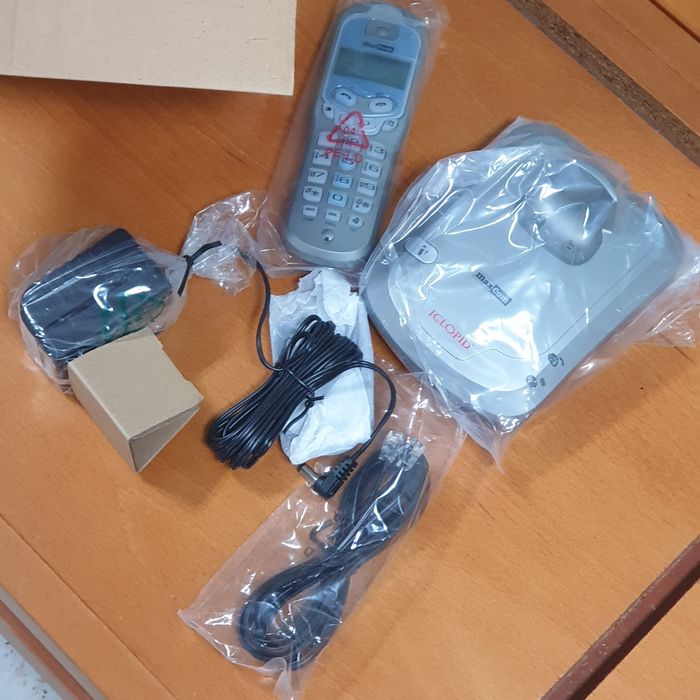Telefon stacjonarny bezprzewodowy Maxcom  MC6700