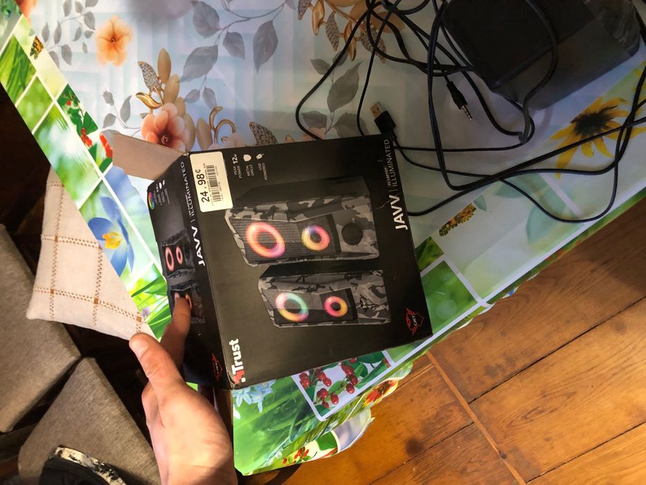 Продам колонки Trust