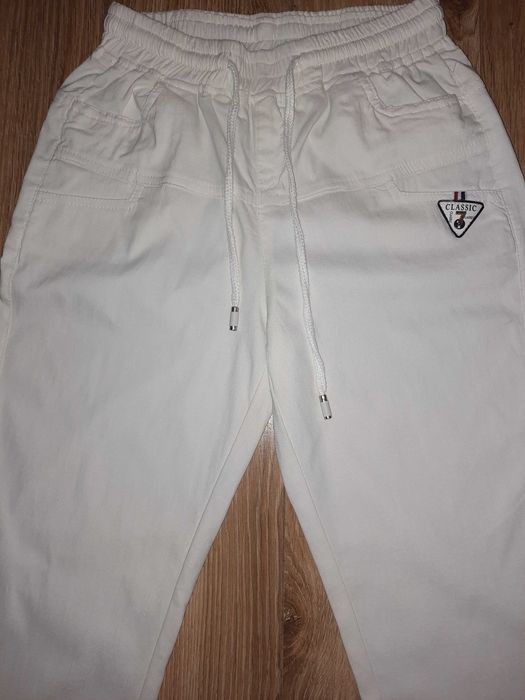 Spodnie białe na gumce