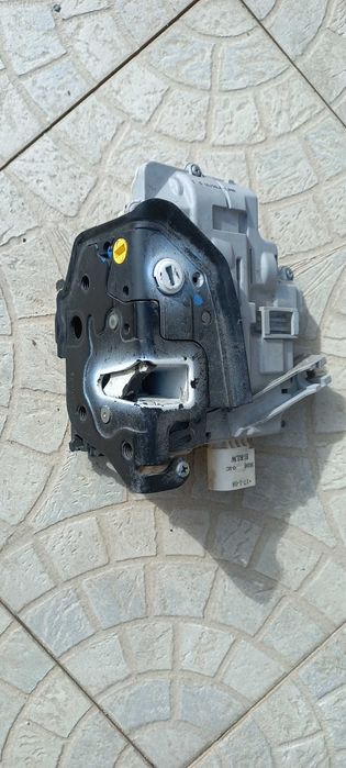 Fechadura Porta Traseira Esquerda Audi A4 B8 8K A5 8T Q5 8R 8K0839015