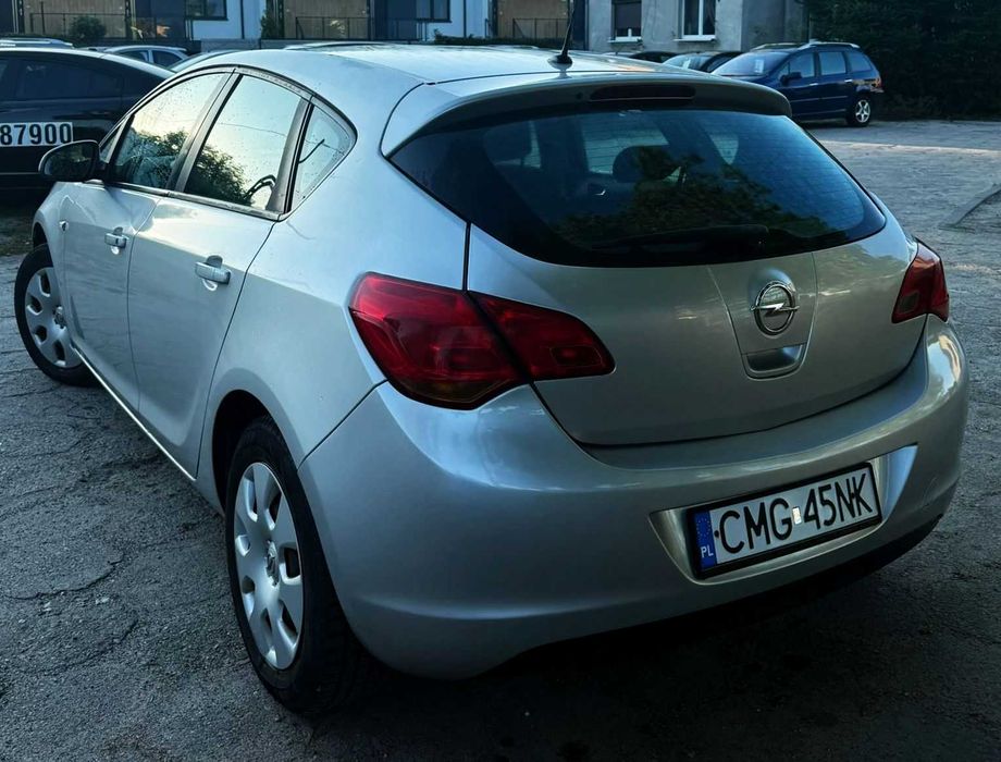 Astra J 2010 1.4 LPG do 2034 bez rdzy 1Właściciel 13 lat 100 % sprawna