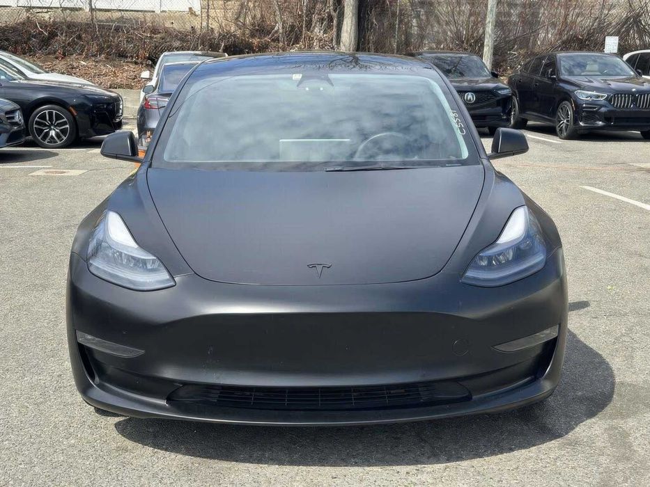 Tesla Model 3 Long Range      2023