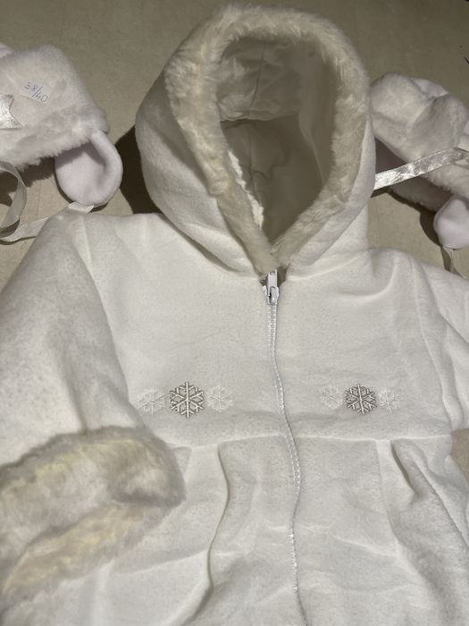 Śpiworek na Chrzest z czapeczkami i bucikami